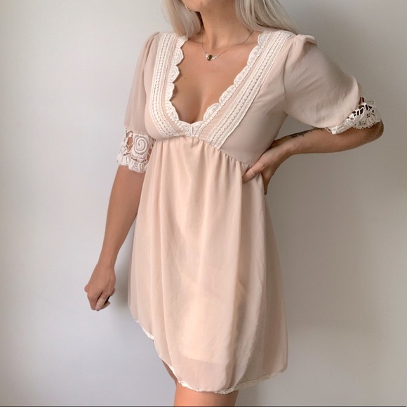 MARGO & SEBASTIAN | Lace Tunic V-Neck Mini Dress - Picture 2 of 6